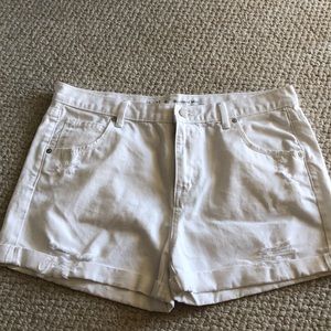 BOYFRIEND MIDI WHITE JEAN SHORTS